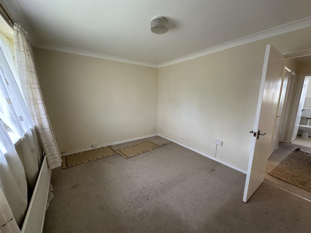 Lot: 173 - ONE-BEDROOM FLAT FOR INVESTMENT - Bedroom